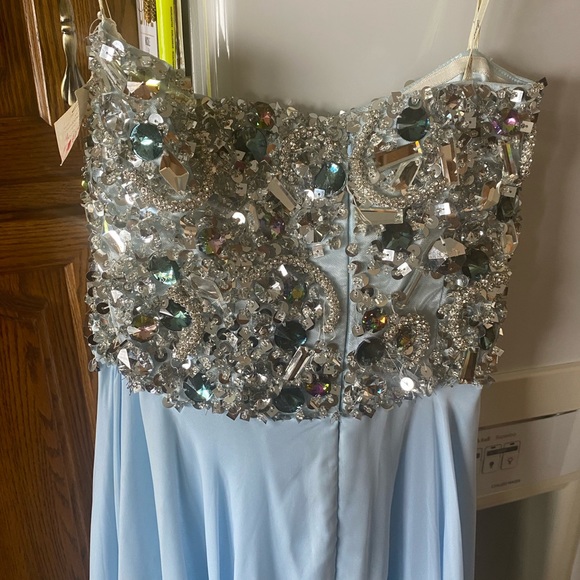 Prom Dress - Picture 2 of 5